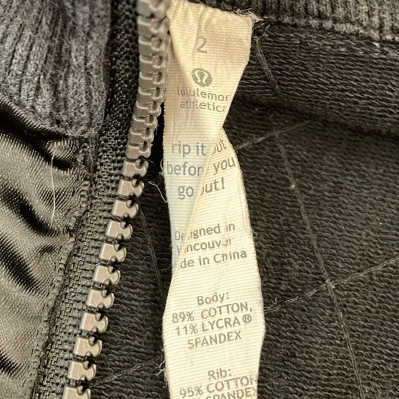 LULULEMON Charcoal Grey Zip up Jacket w/accordion elbows & logo shoulder. - Picture 9 of 12
